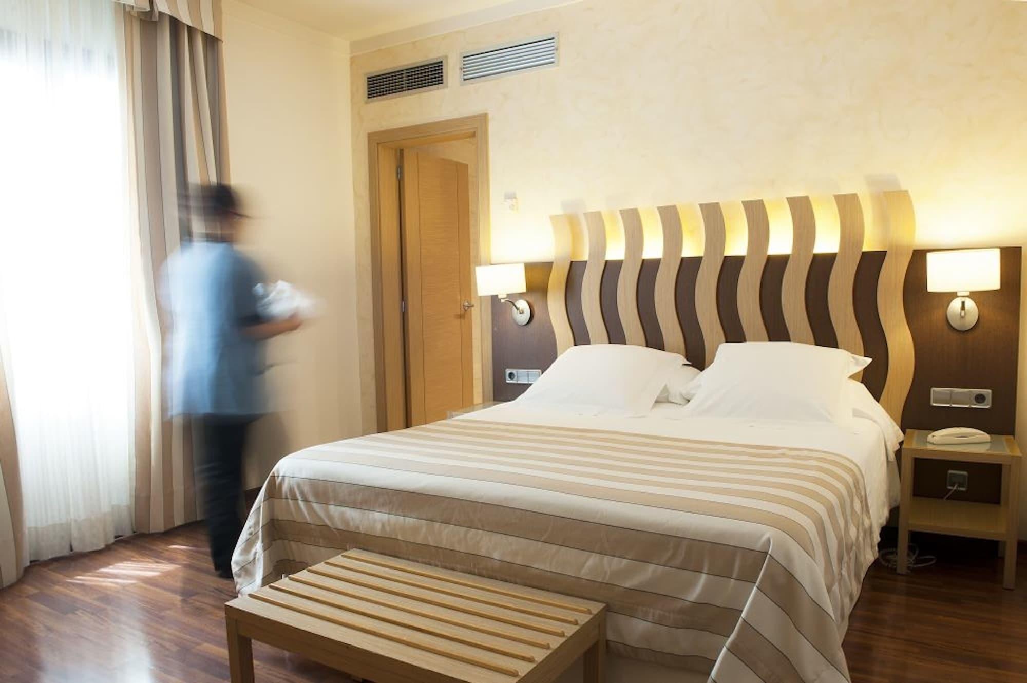 Duran Hotel&Restaurant Figueres  Bagian luar foto