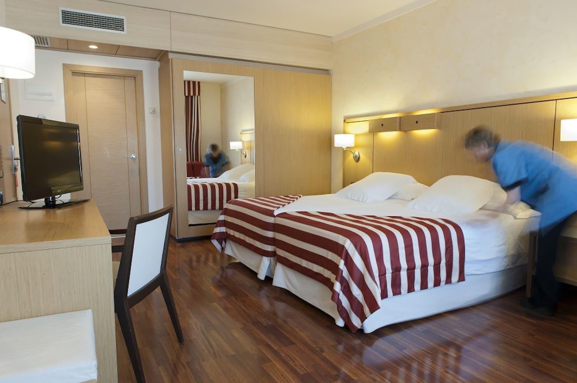 Duran Hotel&Restaurant Figueres  Bagian luar foto