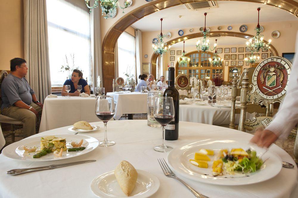 Duran Hotel&Restaurant Figueres  Bagian luar foto