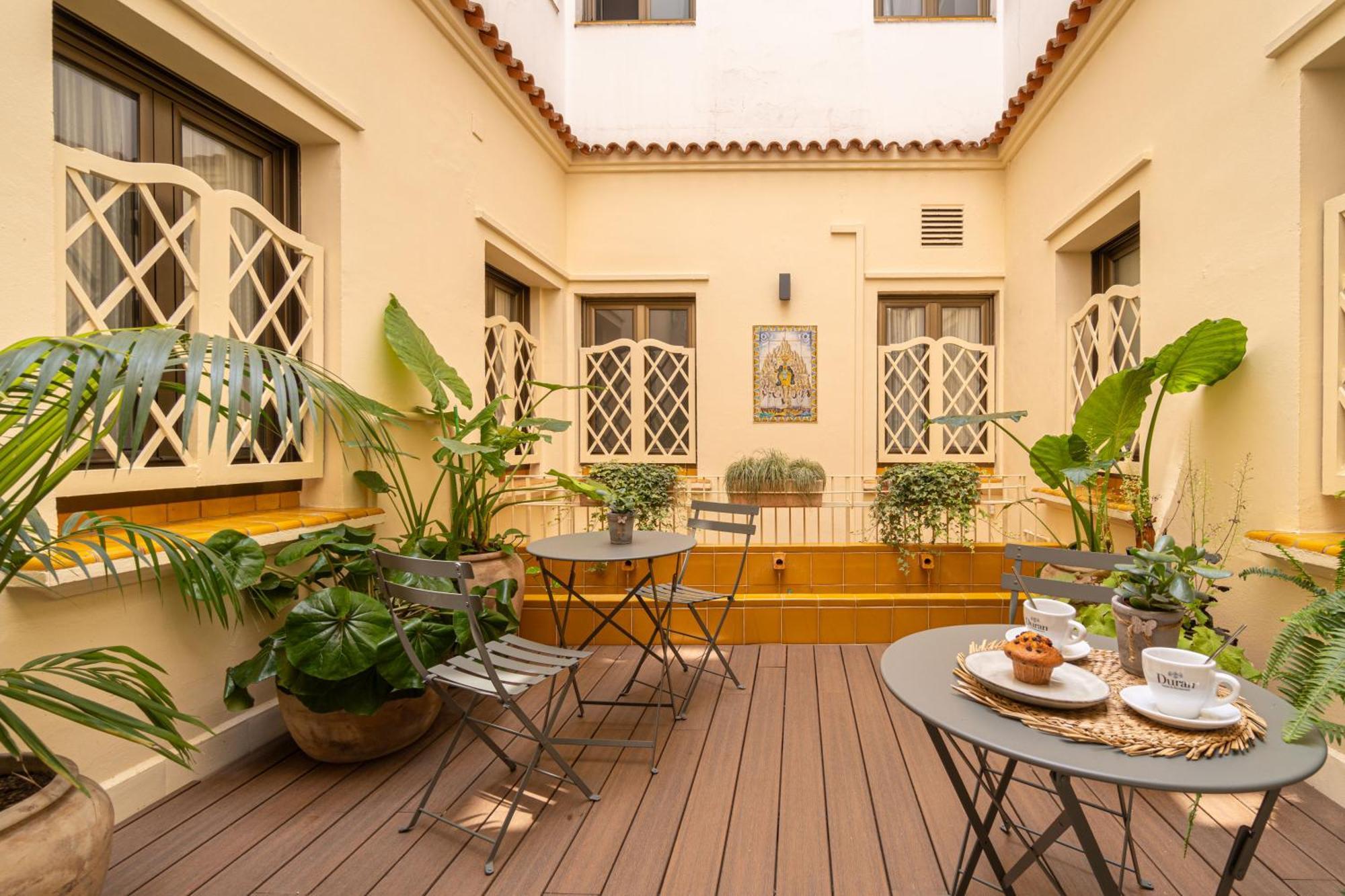 Duran Hotel&Restaurant Figueres  Bagian luar foto