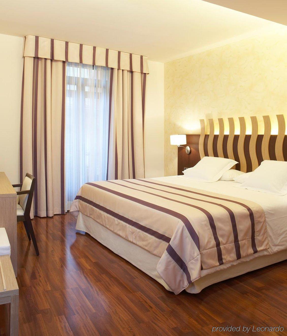 Duran Hotel&Restaurant Figueres  Ruang foto