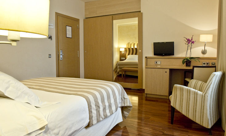 Duran Hotel&Restaurant Figueres  Bagian luar foto