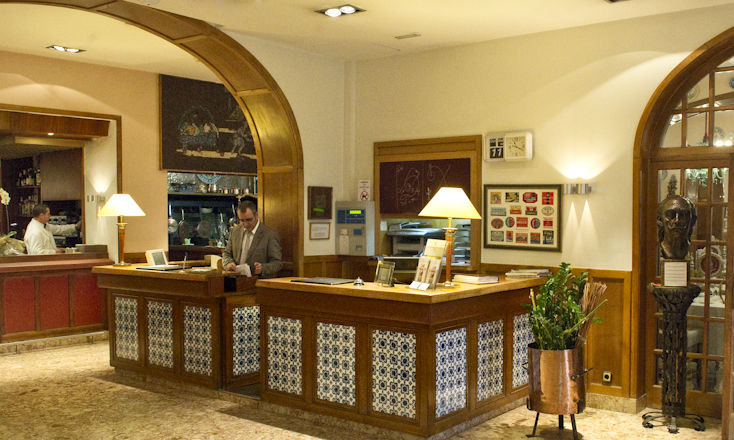 Duran Hotel&Restaurant Figueres  Bagian luar foto